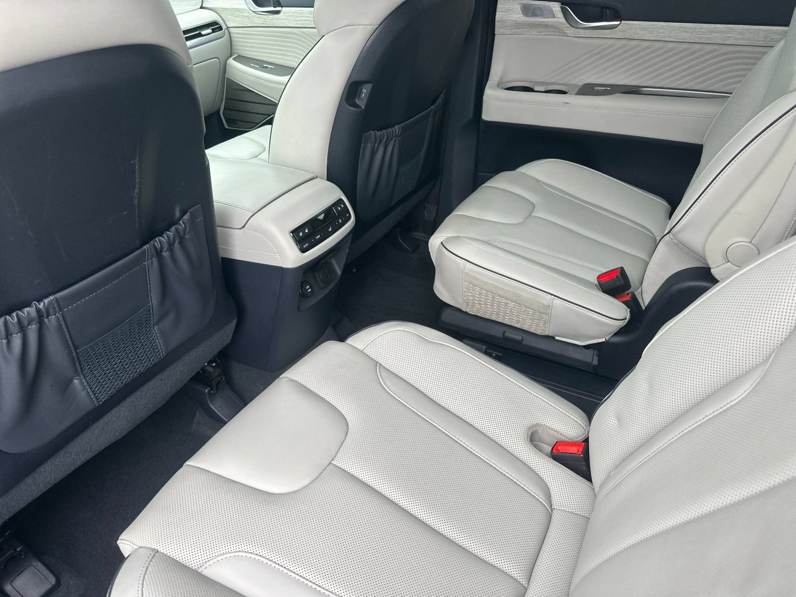Used 2024 Hyundai Palisade Calligraphy FWD image 12