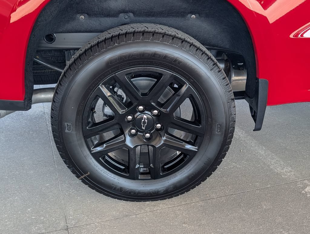 New 2026 Chevrolet Silverado 1500 Custom w/ LPO, Dark Essentials Package RWD image 3