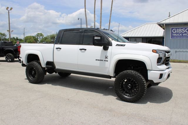 Used 2024 Chevrolet Silverado 2500 LTZ w/ LTZ Plus Package AWD/4WD image 14
