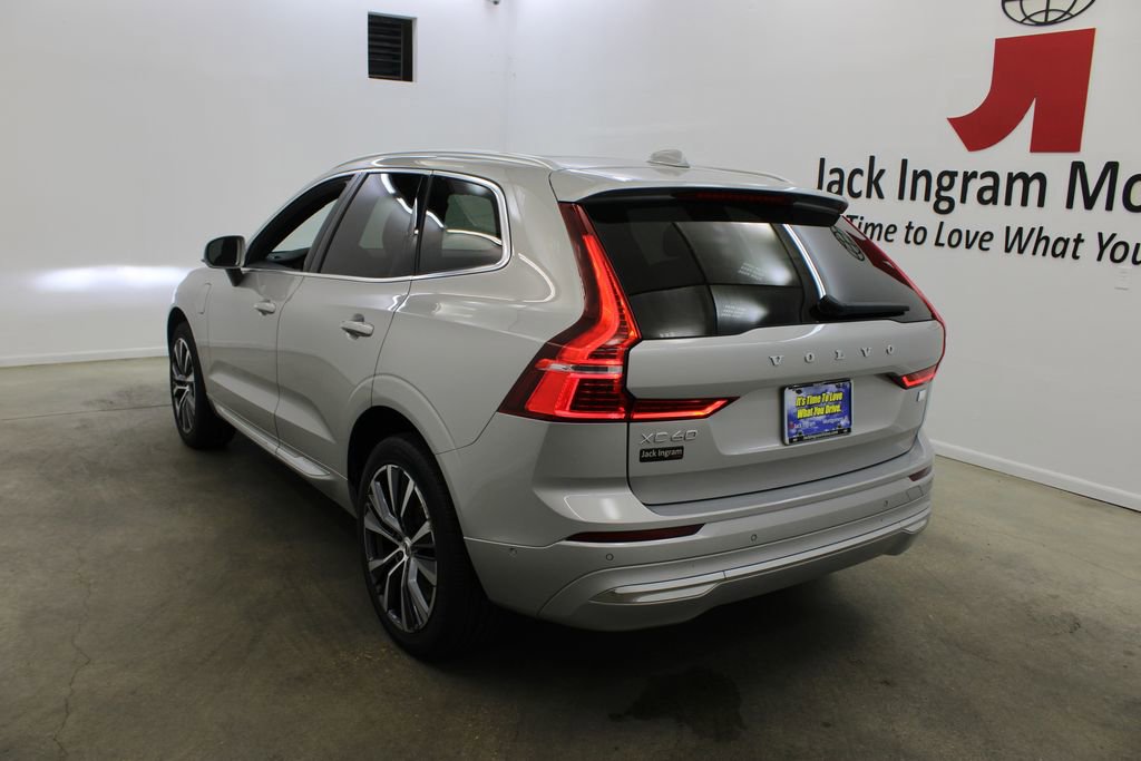 Used 2022 Volvo XC60 T8 Inscription Expression w/ Advanced Package AWD/4WD image 3