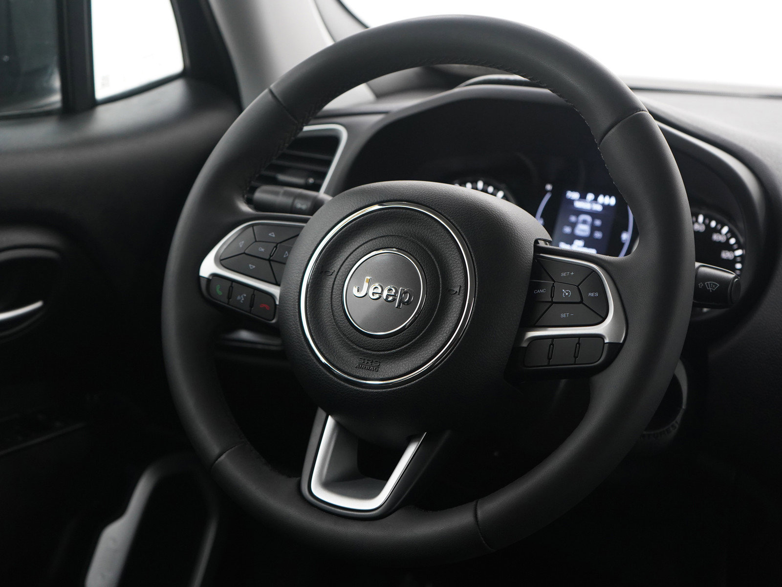 Used 2019 Jeep Renegade Latitude w/ Popular Equipment Group image 14