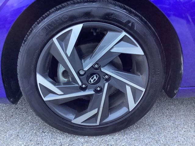 Certified 2025 Hyundai Elantra Sport image 32