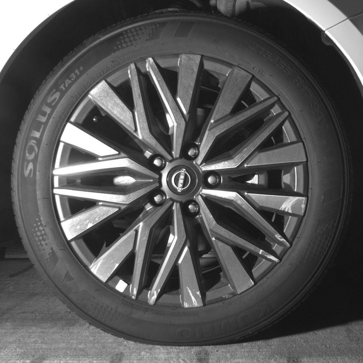Used 2025 Nissan Altima 2.5 SV FWD image 13