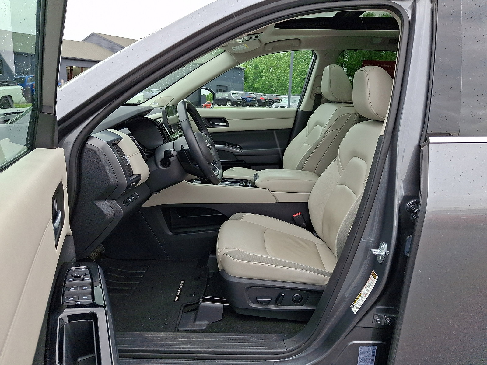 Certified 2023 Nissan Pathfinder SL w/ SL Premium Package AWD/4WD image 17