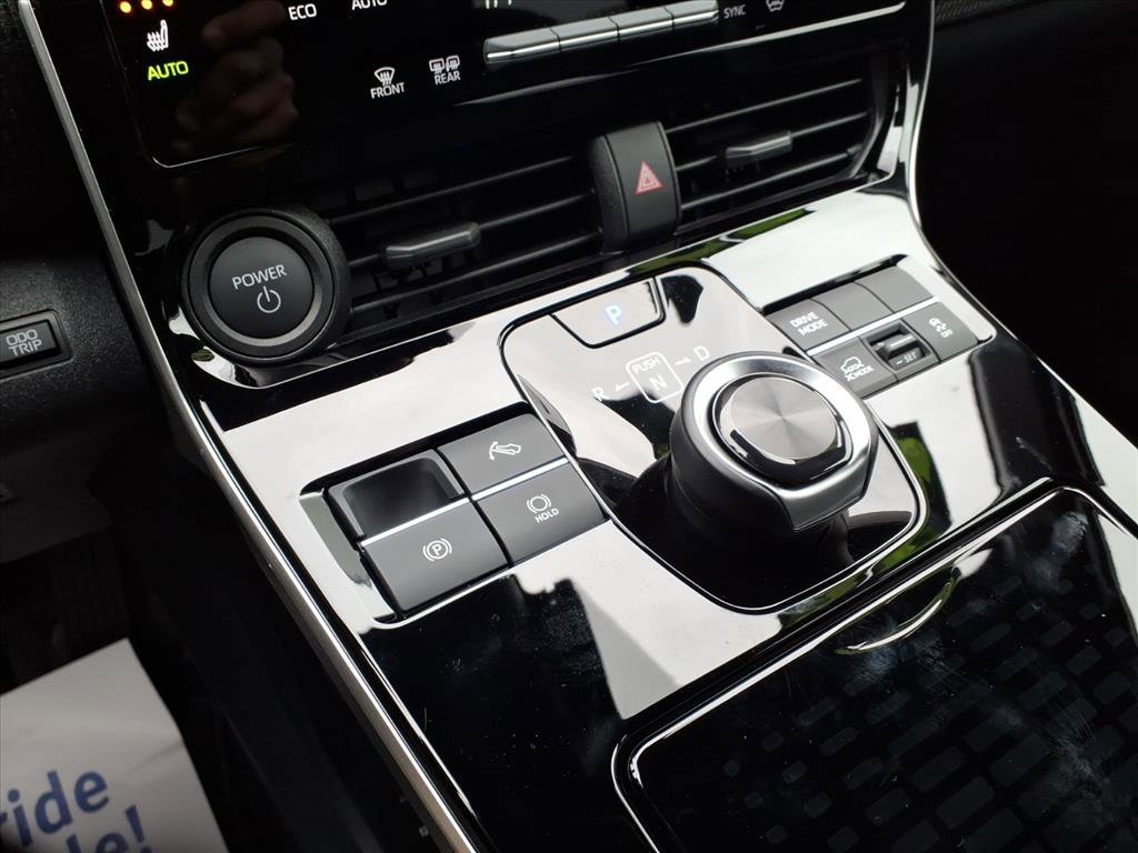 Certified 2025 Subaru Solterra Premium image 17