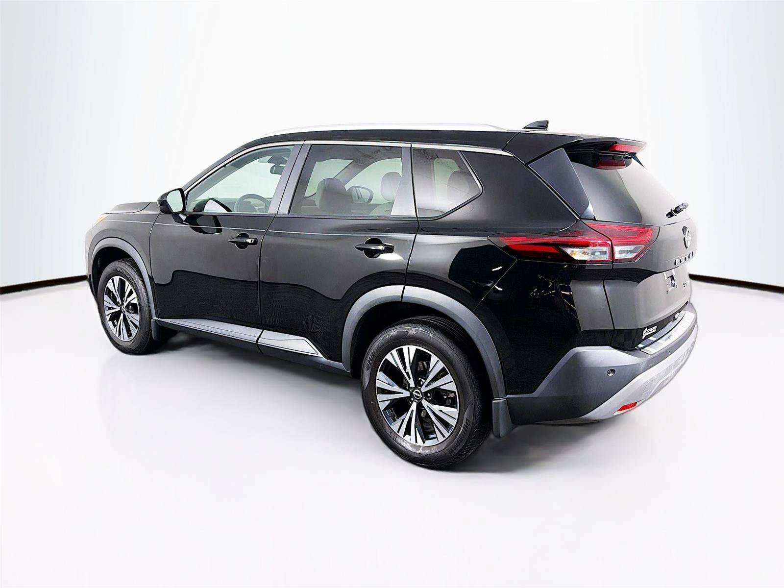 Used 2023 Nissan Rogue SV w/ SV Premium B Package AWD/4WD image 9
