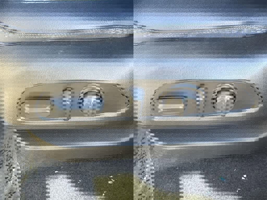 Used 2023 Chevrolet Bolt EUV LT w/ Convenience Package image 24