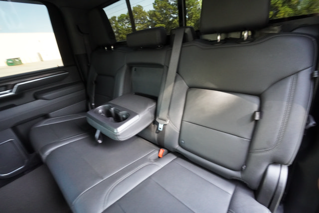Used 2025 GMC Sierra 2500 SLT w/ SLT Premium Package AWD/4WD image 29