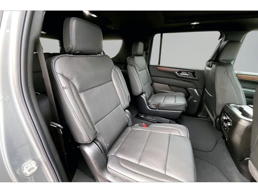 New 2026 GMC Yukon XL Denali w/ Denali Reserve Package image 10