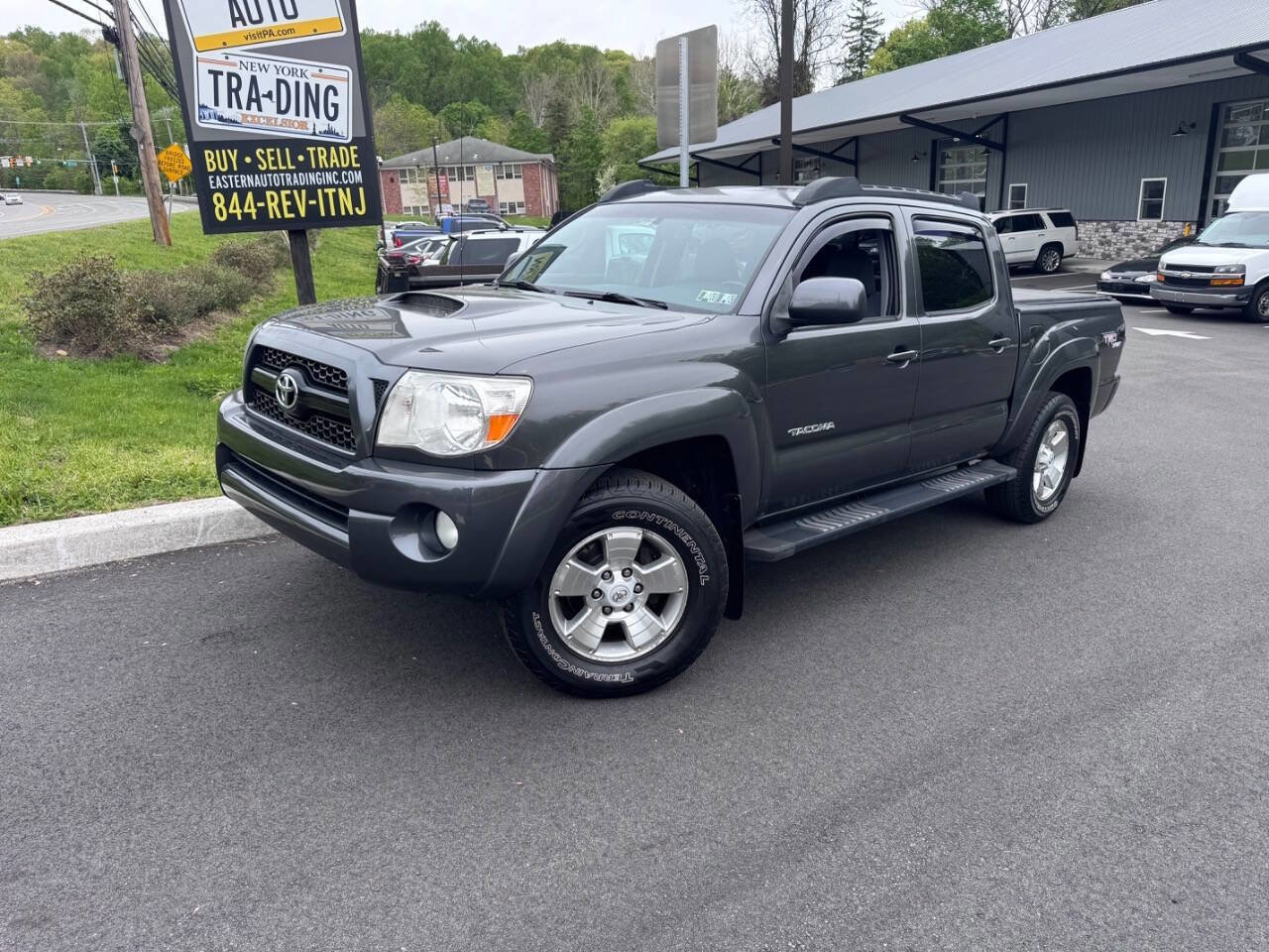 Used 2011 Toyota Tacoma 4x4 Double Cab w/ TRD Sport Pkg image 1