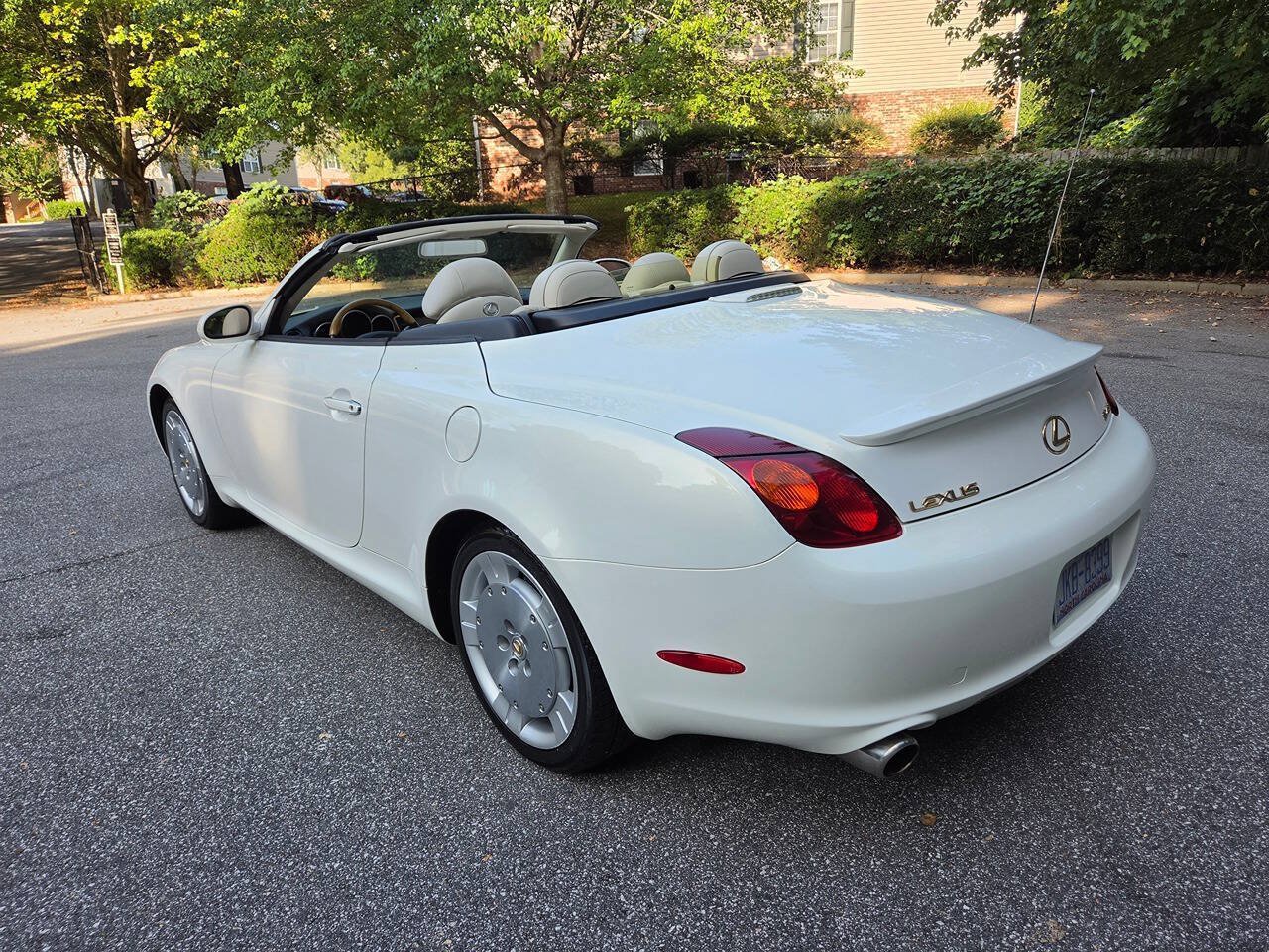 Used 2002 Lexus SC 430 Convertible RWD image 3