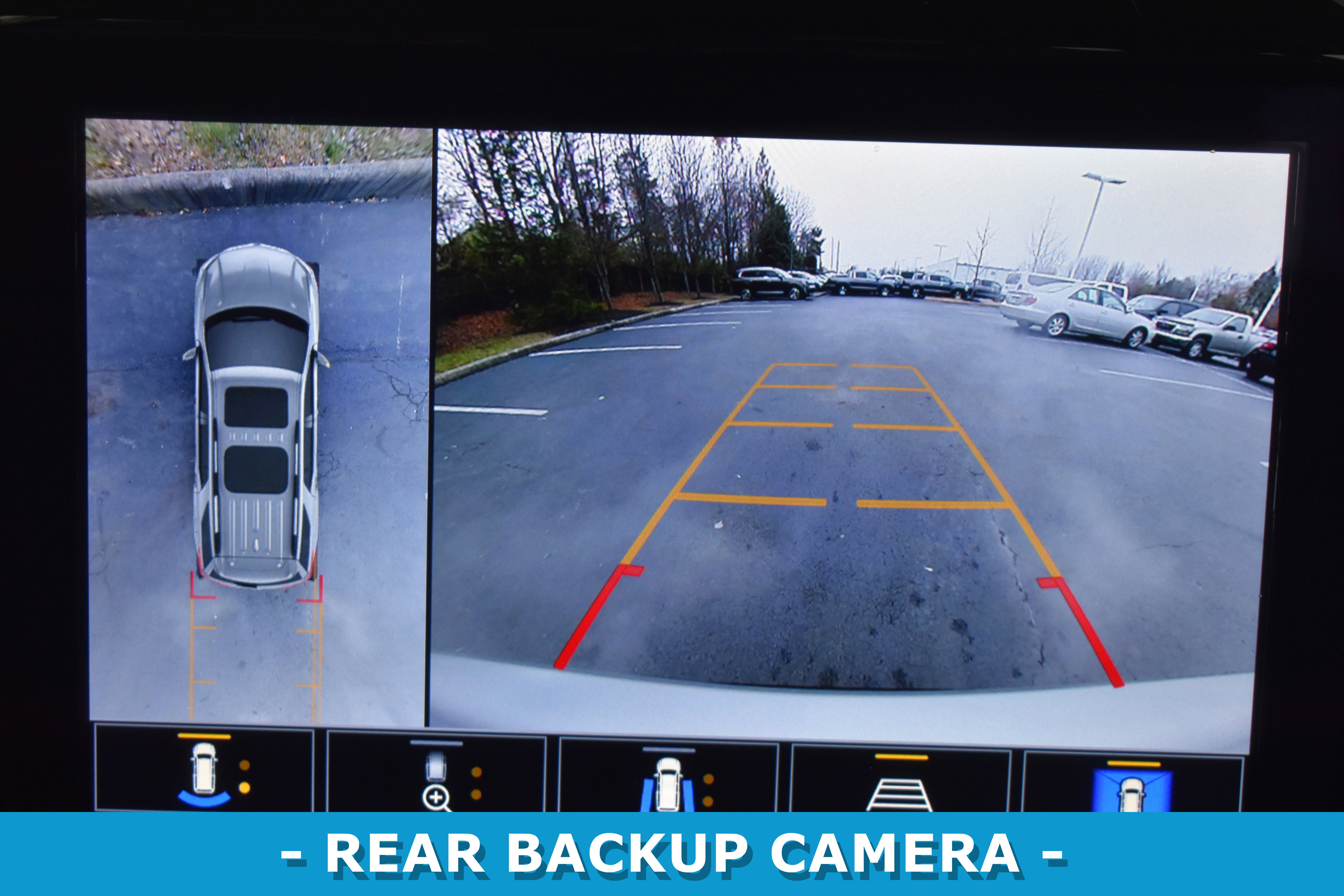 Used 2022 Chevrolet Traverse RS image 15