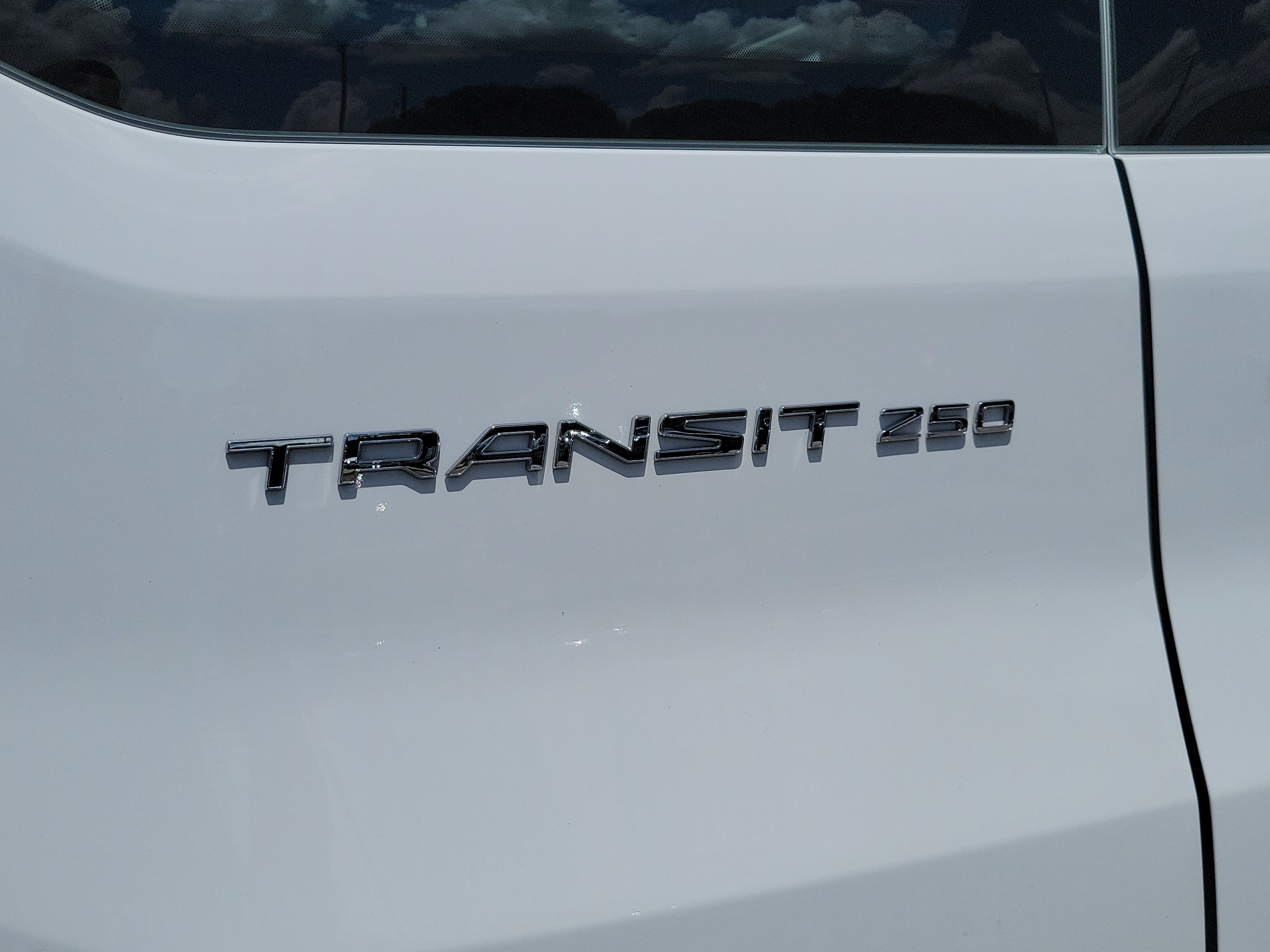Used 2024 Ford Transit 250 Low Roof w/ Exterior Upgrade Package RWD image 29