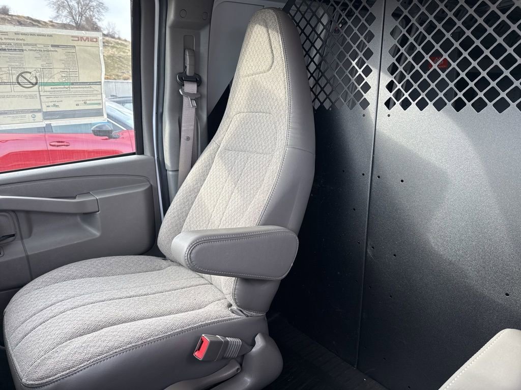 New 2025 GMC Savana 2500 Work Van w/ Enhanced Convenience Package image 44