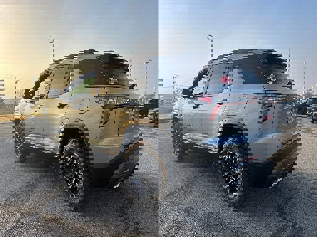 New 2026 Chevrolet Equinox ACTIV w/ Convenience Package III image 4