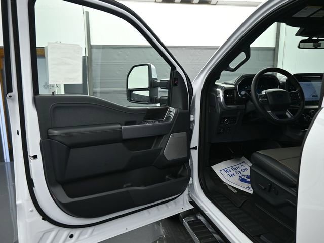New 2025 Ford F150 Lariat w/ Equipment Group 501A Mid image 9