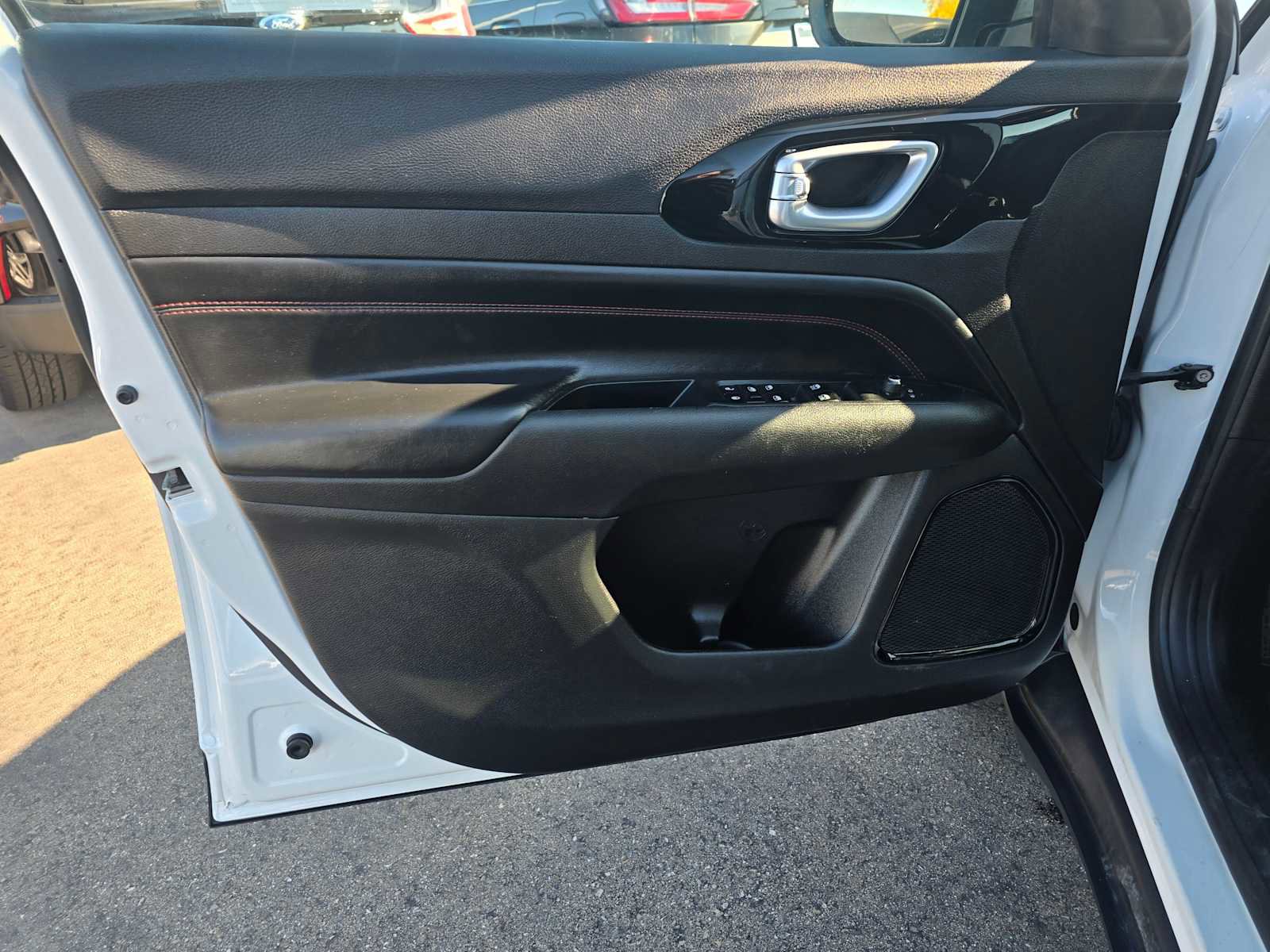 Used 2023 Jeep Compass Trailhawk image 22