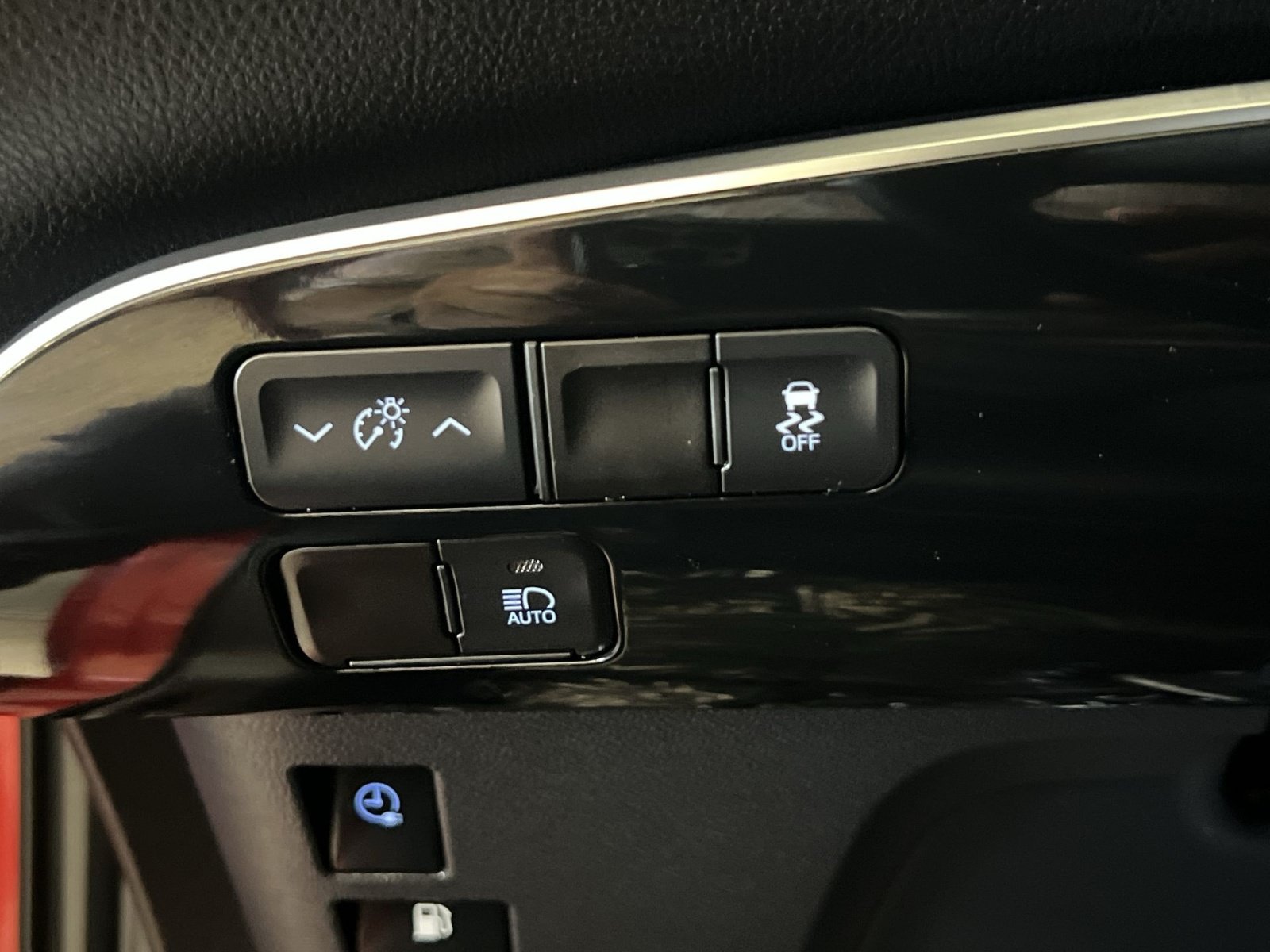 Used 2021 Toyota Prius Prime XLE w/ Carpet Mat Package (TMS) FWD image 35