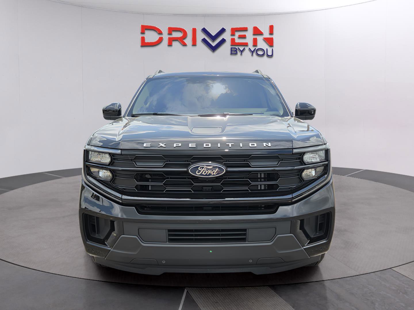 Used 2025 Ford Expedition Active RWD image 8