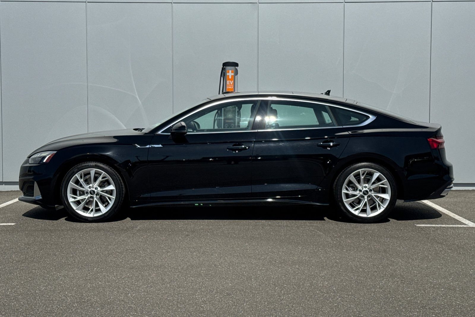 Used 2023 Audi A5 2.0T Premium Plus w/ Premium Plus AWD/4WD image 2