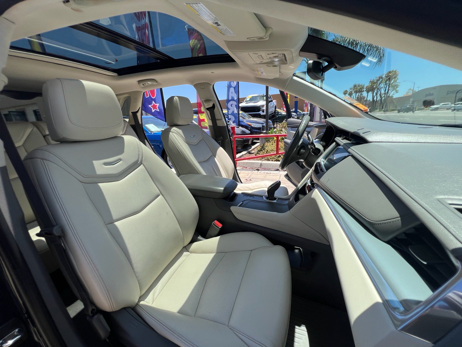 Used 2018 Cadillac XT5 Luxury w/ Driver Awareness Package AWD/4WD image 44