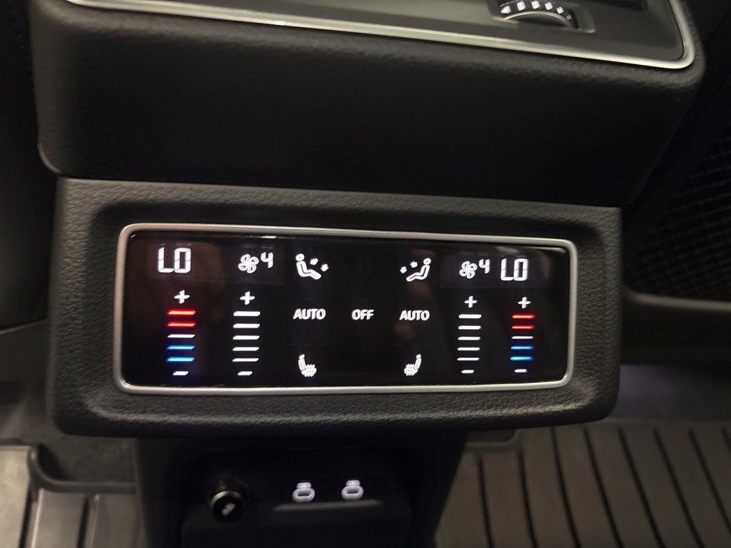 Used 2024 Audi Q8 e-tron Premium Plus AWD/4WD image 36