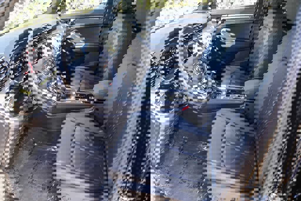 Used 2024 Audi Q3 2.0T Premium w/ Convenience Package image 17