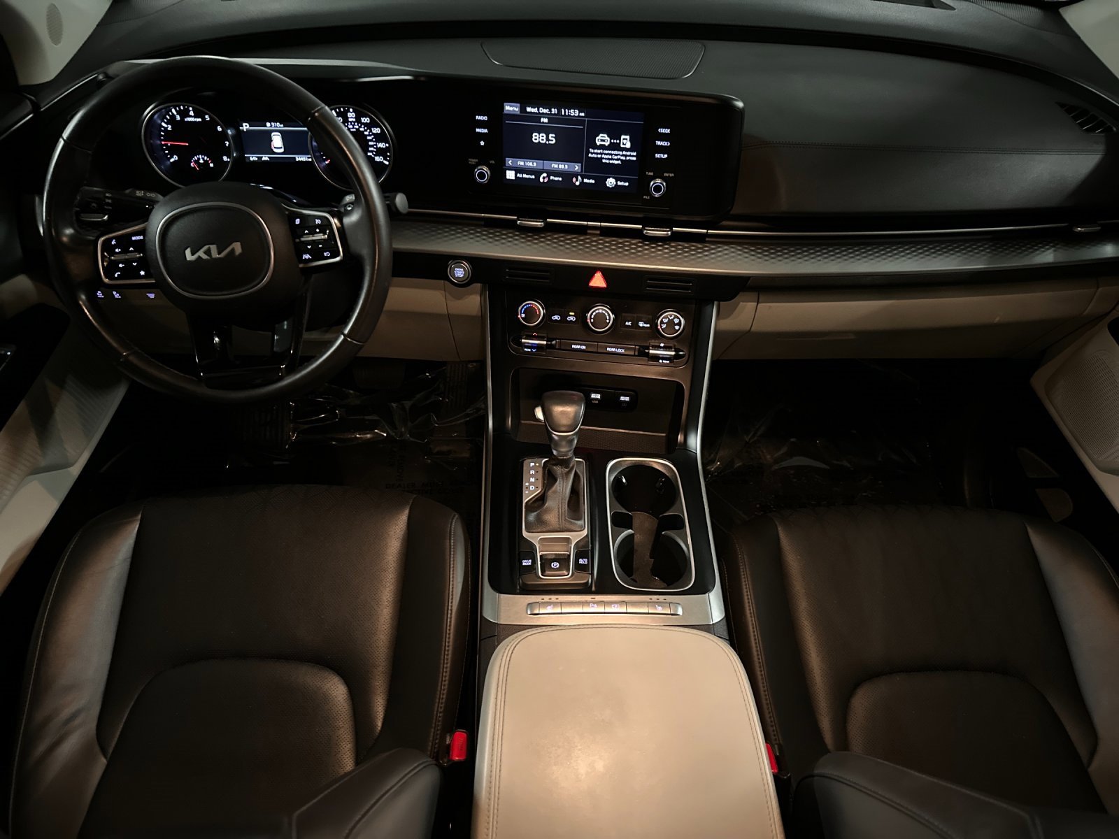 Certified 2024 Kia Carnival LX image 12