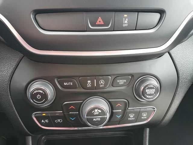 Used 2022 Jeep Cherokee Latitude Lux AWD/4WD image 30