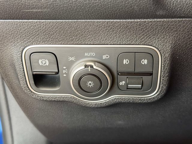 Certified 2026 Mercedes-Benz GLB 250 4MATIC image 21