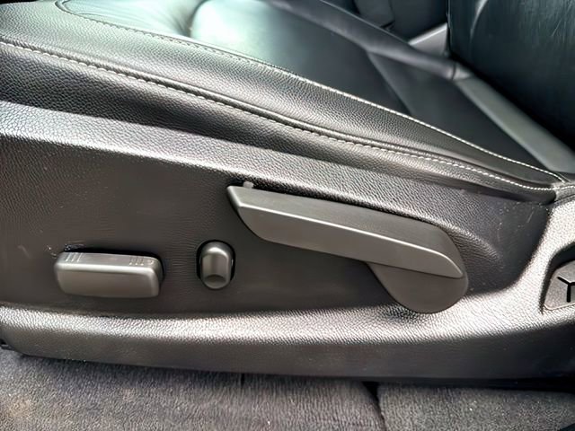 Used 2021 Chevrolet Colorado LT w/ Luxury Package image 19