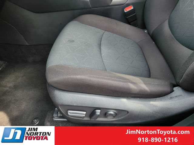 Used 2025 Toyota RAV4 XLE AWD/4WD image 24