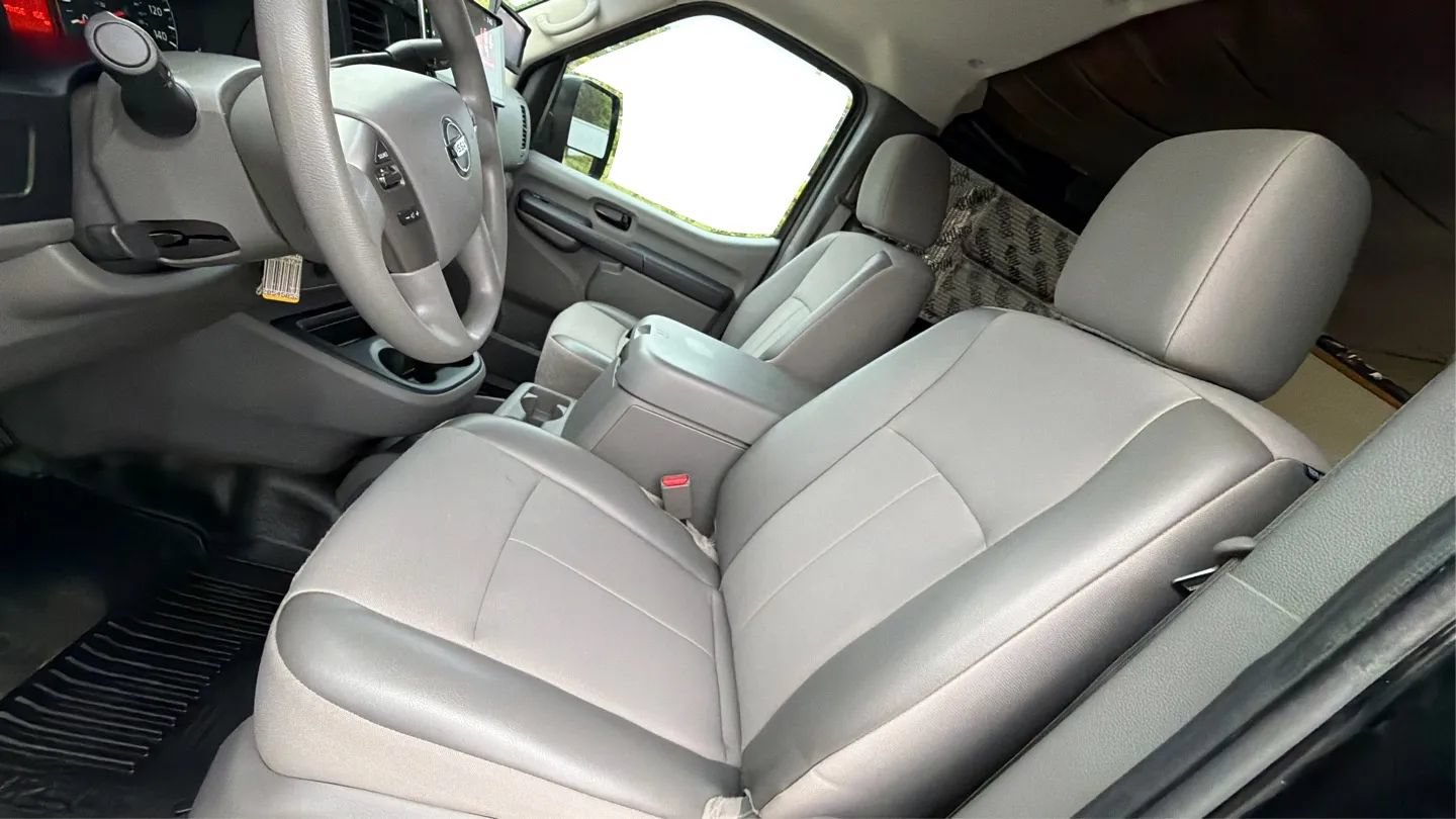 Used 2017 Nissan NV 2500 SV w/ Back Door Glass Package RWD image 14