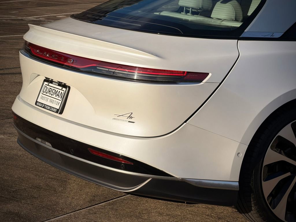 Used 2023 Lucid Air Grand Touring image 10