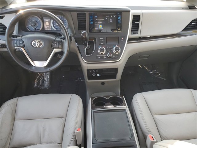 Used 2016 Toyota Sienna XLE Premium image 15