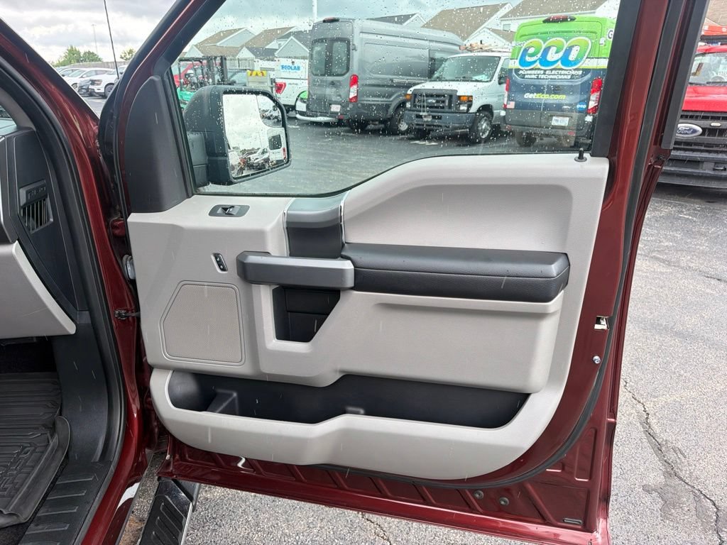 Used 2017 Ford F150 XLT w/ Equipment Group 302A Luxury AWD/4WD image 39