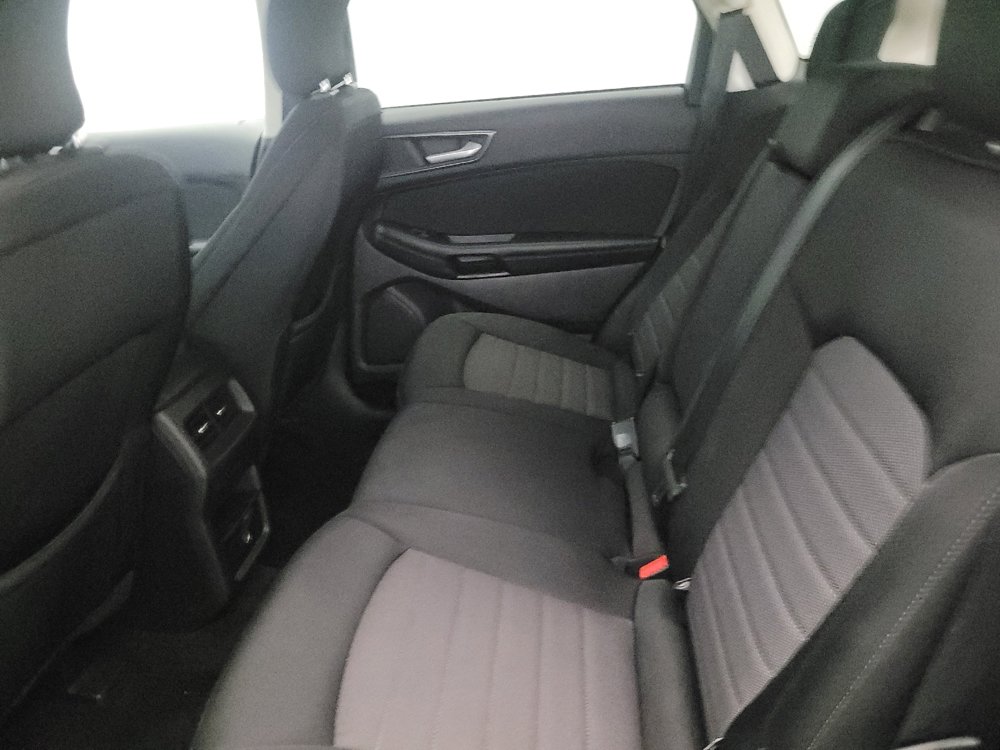 Used 2017 Ford Edge SE w/ Cargo Accessory Package image 18