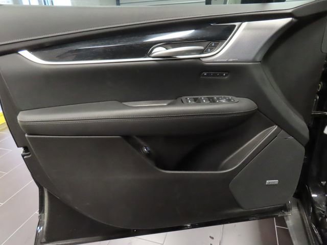 Used 2025 Cadillac XT5 Premium Luxury image 10