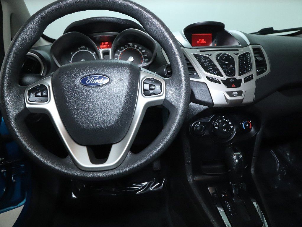 Used 2013 Ford Fiesta SE image 27