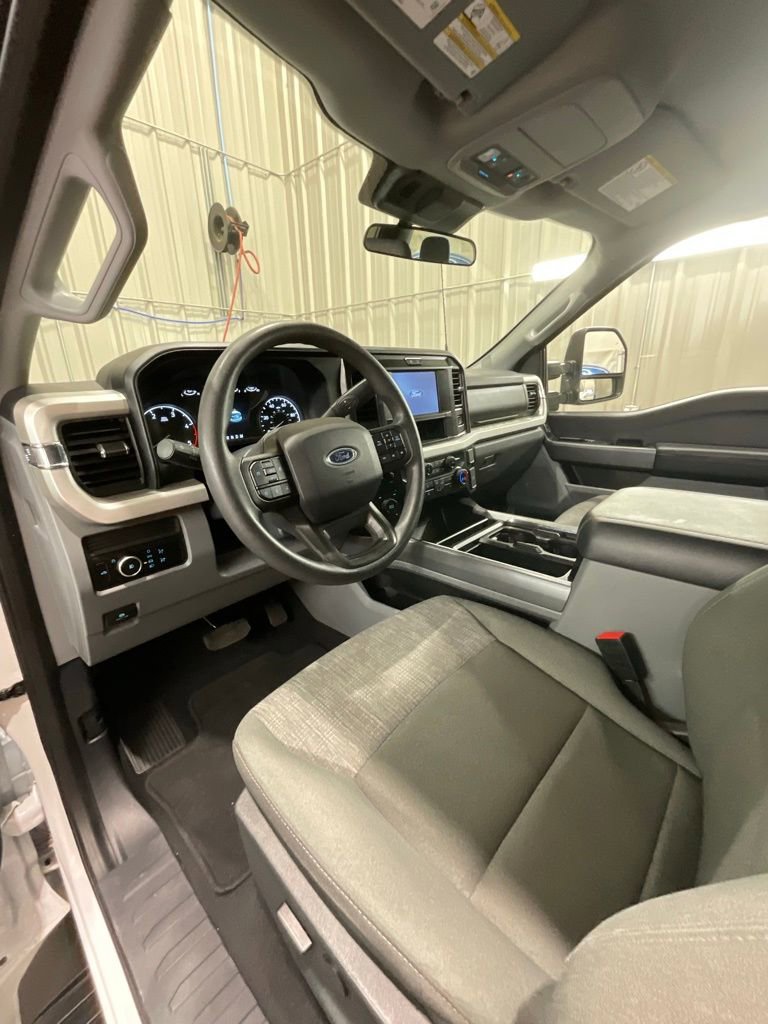 Used 2025 Ford F250 XLT w/ FX4 Off-Road Package image 9