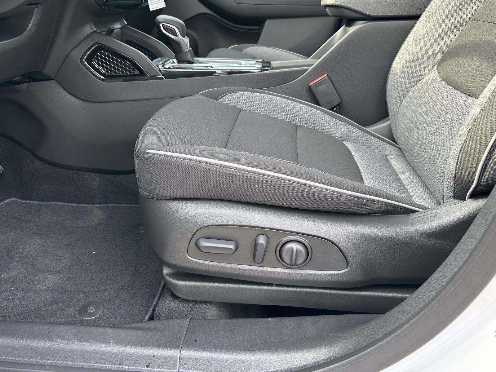 New 2026 Chevrolet TrailBlazer LT w/ Convenience Package FWD image 18