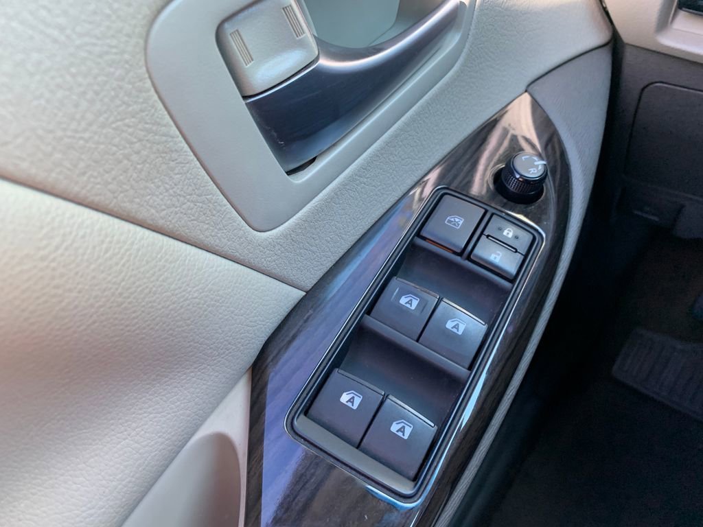 Used 2015 Toyota Sienna XLE image 23