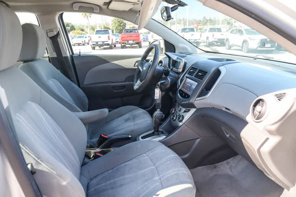 Used 2016 Chevrolet Sonic LT FWD image 15
