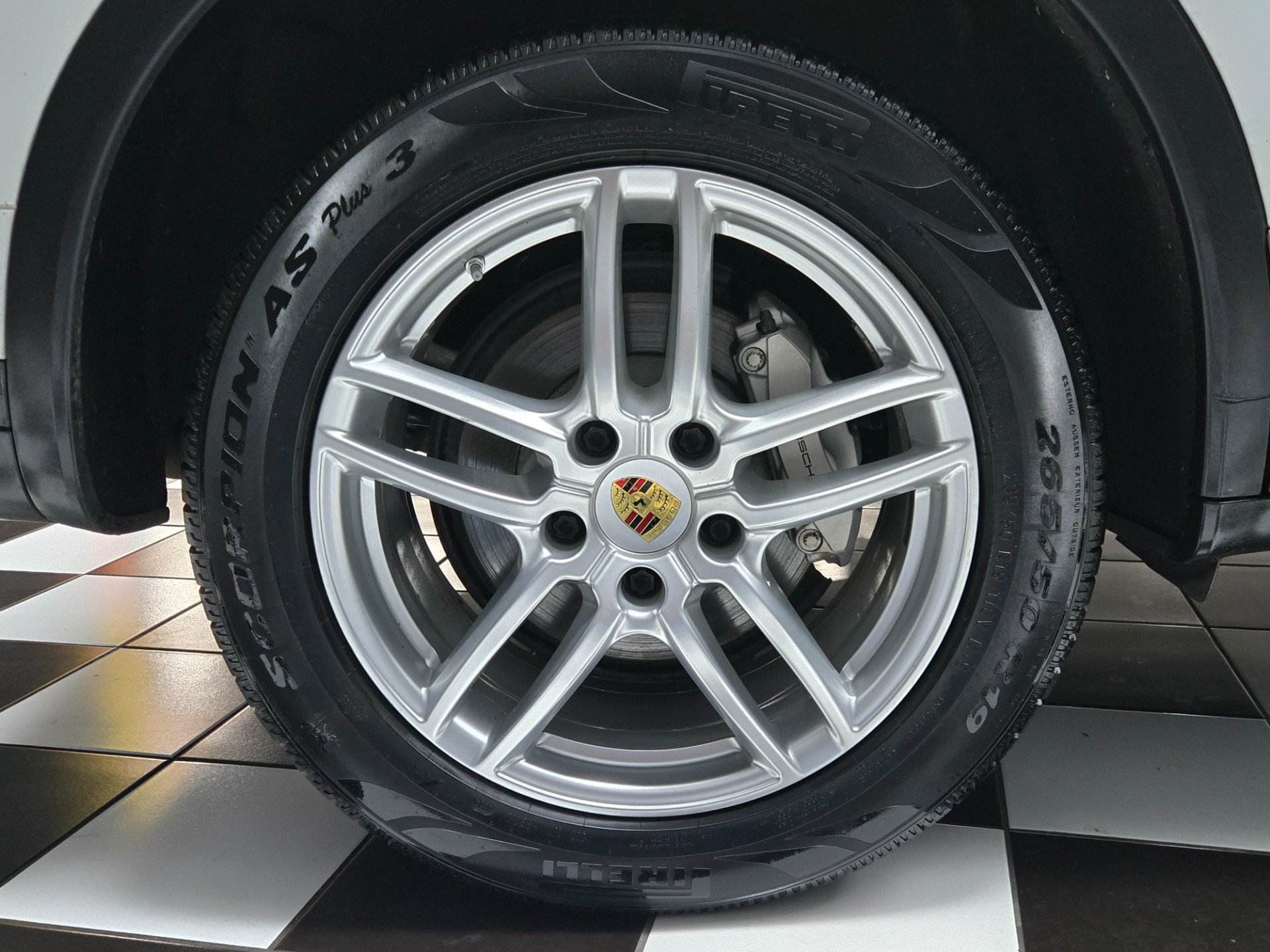Used 2017 Porsche Cayenne S AWD/4WD image 52