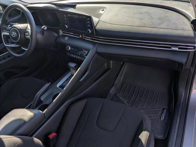 Used 2023 Hyundai Elantra SEL w/ Preferred Accessory Package image 20