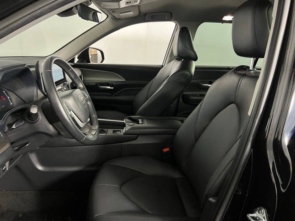 Used 2025 Toyota Grand Highlander AWD image 20