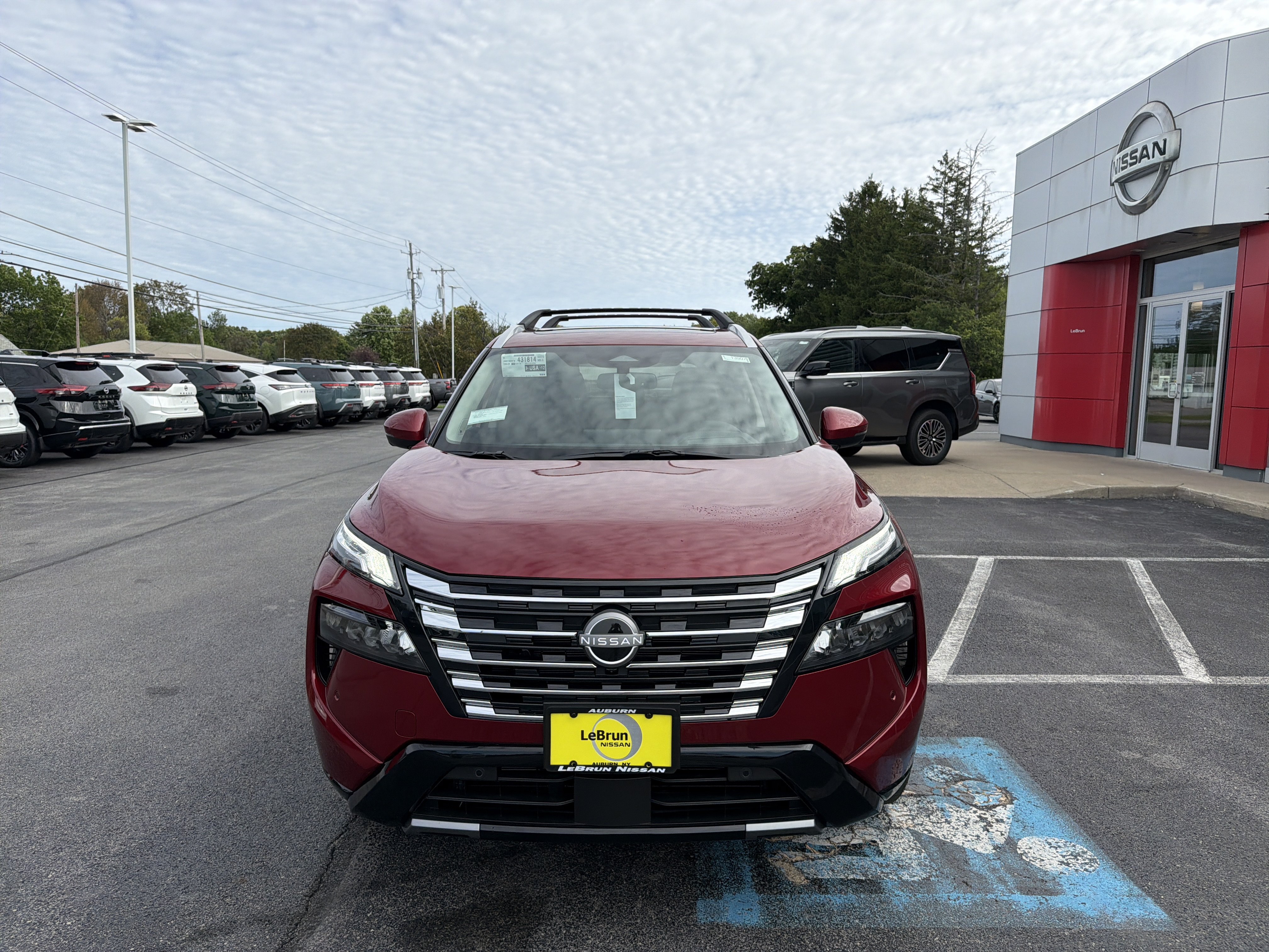New 2026 Nissan Rogue Platinum AWD/4WD image 2