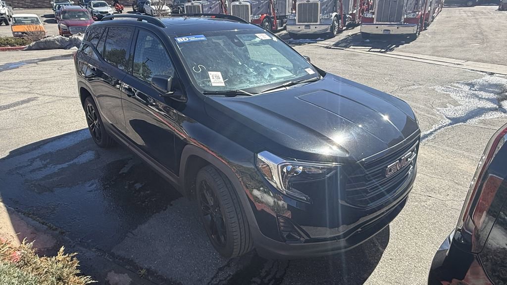 Used 2021 GMC Terrain SLT w/ Infotainment Package II image 2