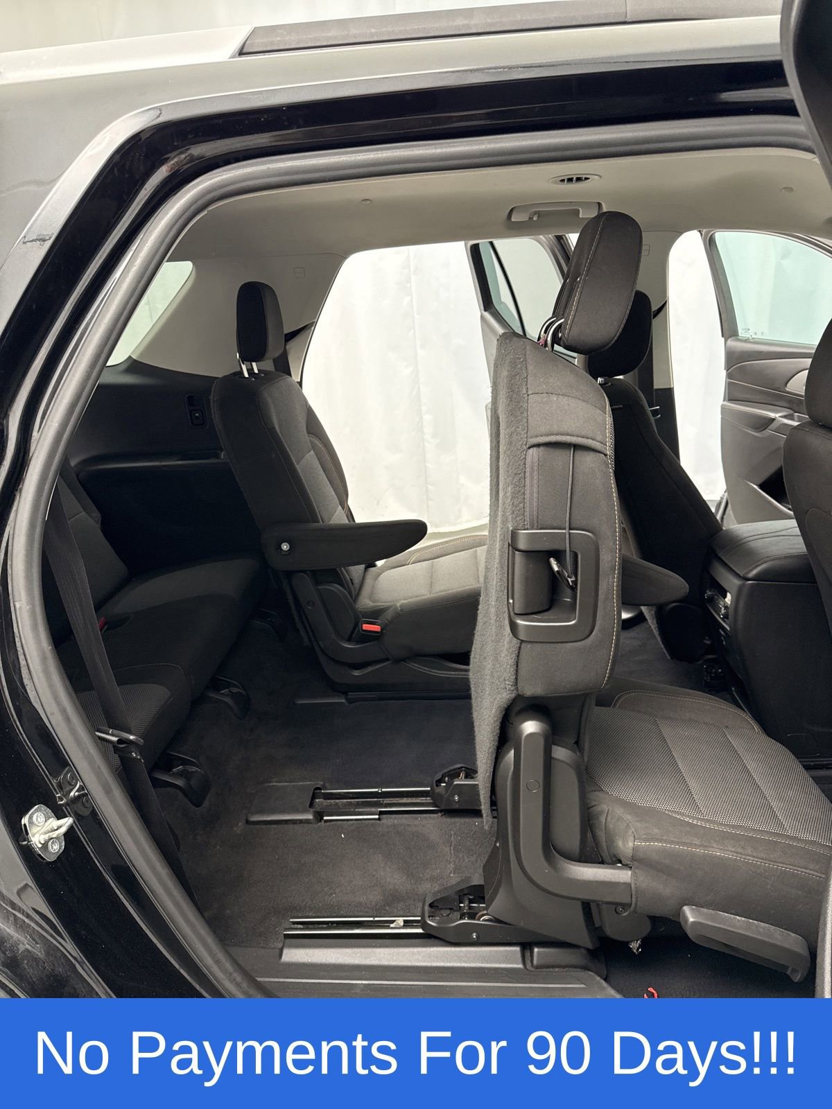 Used 2018 Chevrolet Traverse LT image 33