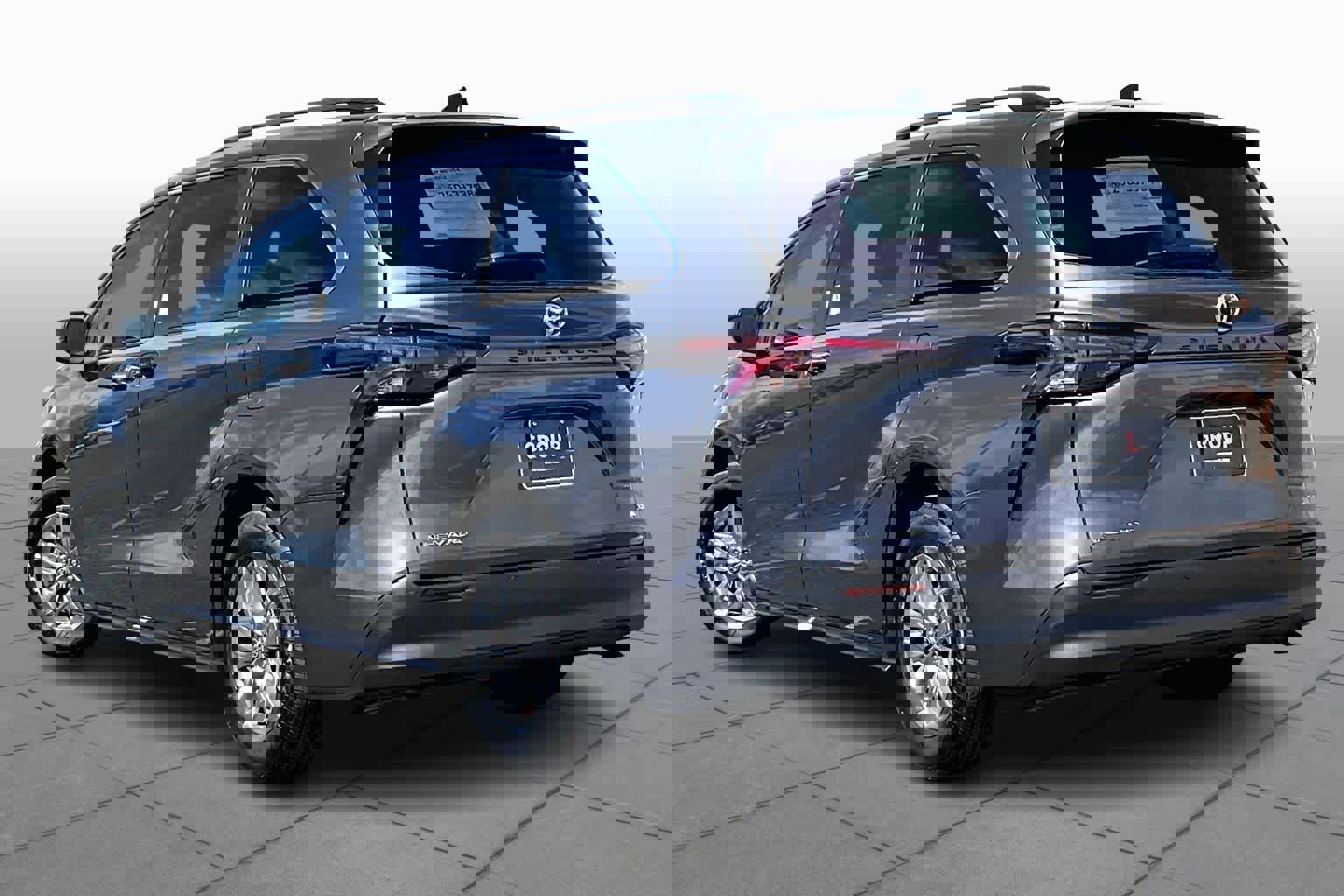 Certified 2025 Toyota Sienna XLE w/ XLE Plus Package image 12